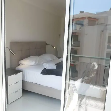 Croisette Apartment: Festival Proximity