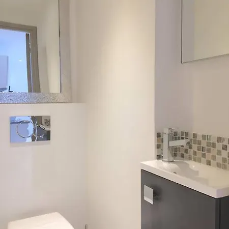 Croisette Apartment: Festival Proximity